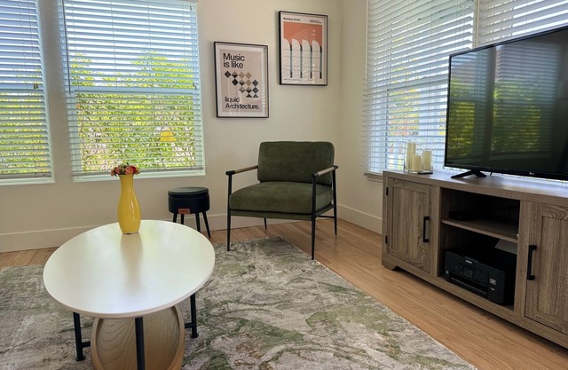 Charming, newly renovated 2-bedroom house in the heart of Culver City