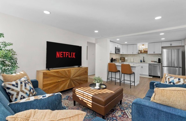 Charming & Newly Renovated Apartment