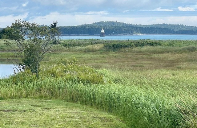 Charming Newly-Renovated Waterfront Cottage in Lubec