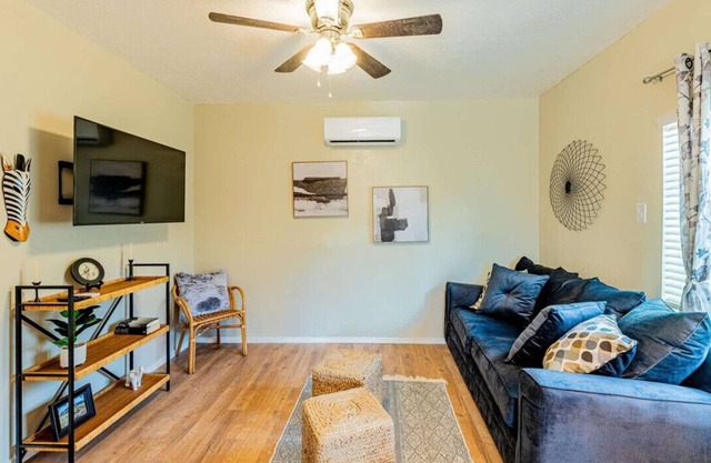 Charming North Valley Casita