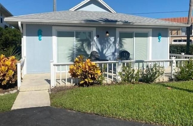 Surf Crest Village 9 - 2 Bed, 2 Bath Updated cottage just steps to pool and