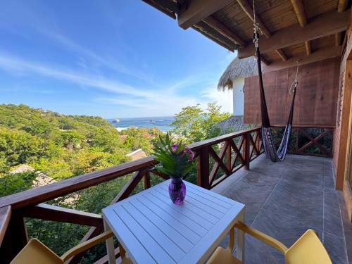 Charming Ocean View Apartment, Casa Xochi