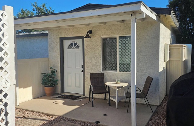 One bedroom casita near ASU - just an 11-min drive