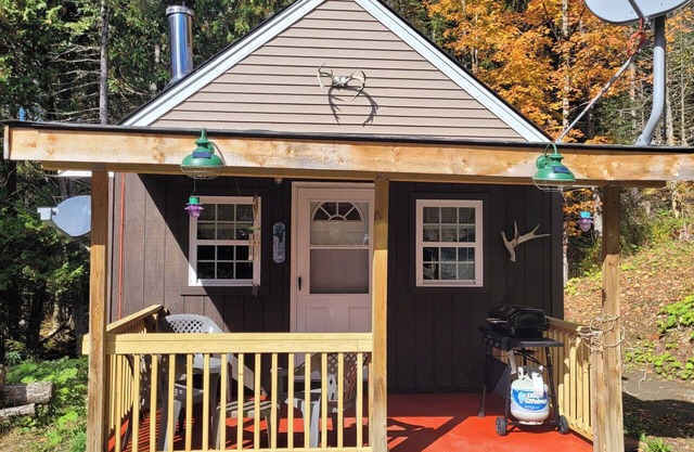 Charming one room cabin with direct ATV and Snowmobile trail access