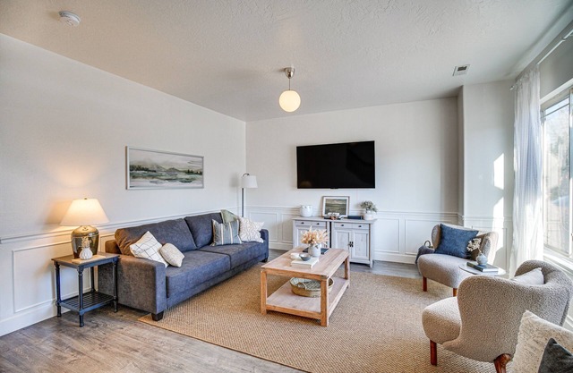 Charming Orem Townhome: 5 Mi to BYU!