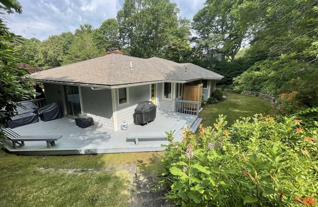Spacious Osterville home, short commute from Boston, <mile to Beach and Village.