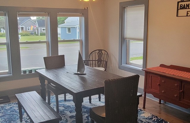 Charming outdoor dream patio/bar/BBQ 3BR home