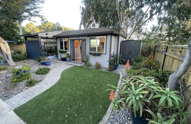 Charming Peaceful Coastal Seaside Del Mar Studio with Lanai