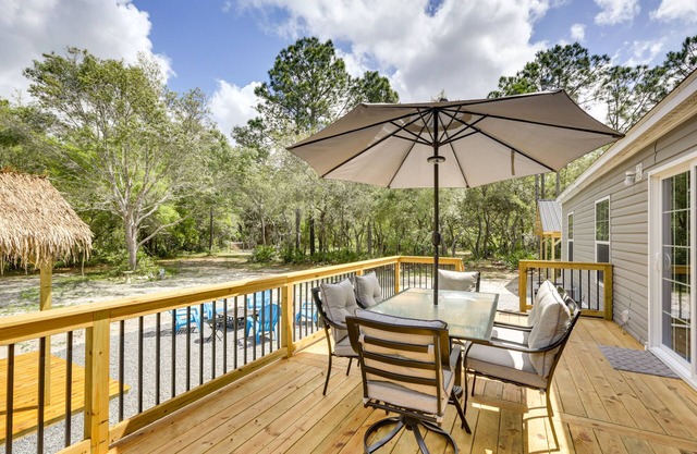 Charming Perry Home ~ 2 Mi to the Gulf!