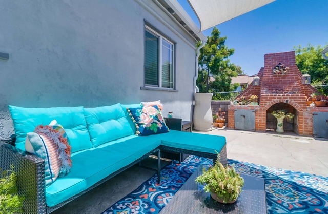Charming, private, pet friendly cottage close to all that San Diego has to offer
