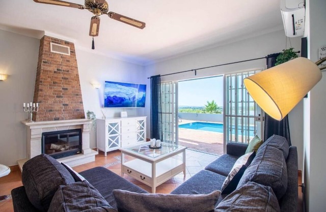 Charmante Villa mit 3 Schlafzimmer, WLAN, Zentralheizung und Blick zum Meer
