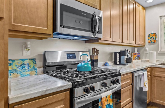 Charming quiet 2-bedroom duplex