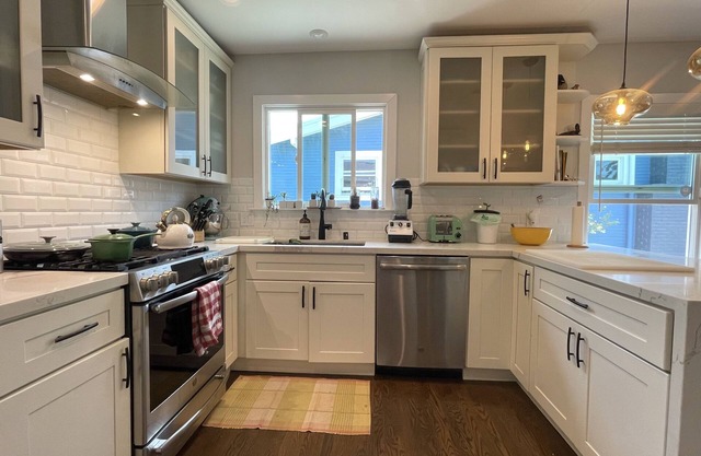 CHARMING & QUIET ONE BEDROOM / ONE OFFICE OAKLAND CRAFTSMEN HOME