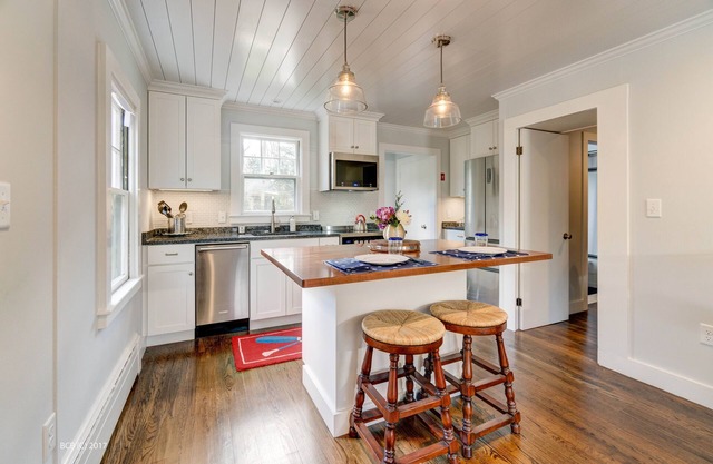 Charmantes Quissett Cottage - Privatstrand / Spaziergang zum Knob!