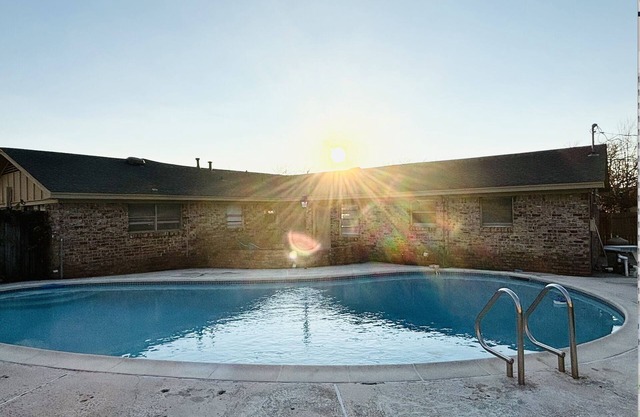 Charming Retreat with Pool Near Medical City in North Richland Hills