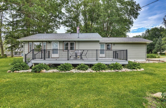 Charming Reading Home w/ Lake Views & Private Dock