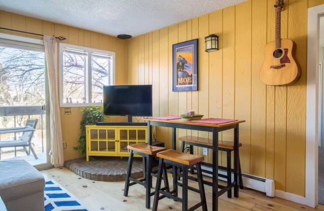 Charming, remodeled 2-bedroom condo with WiFi, AC in gorgeous Boulder