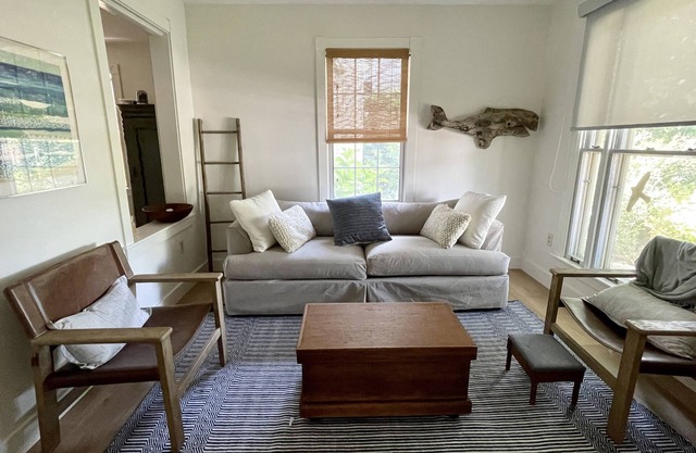 Charming renovated carriage house in the heart of historic Bristol.