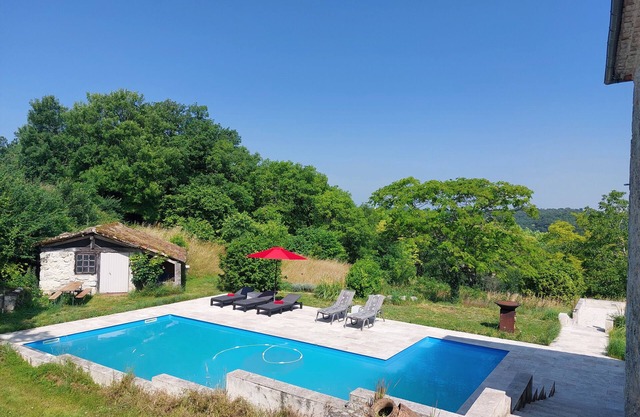 Charmant renovierter Bauernhof mit großem Pool
