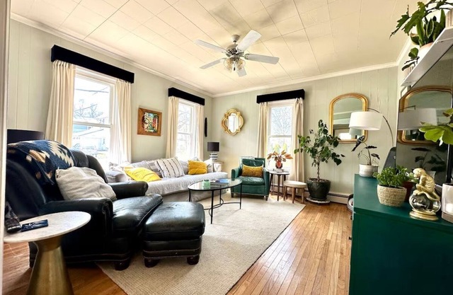Charming renovated farmhouse in Naples NY