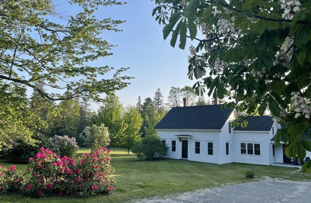 Charming restored 1830s cape Deer Isle