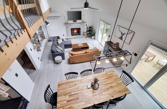 Charming Retreat in the Hideout with a hot tub