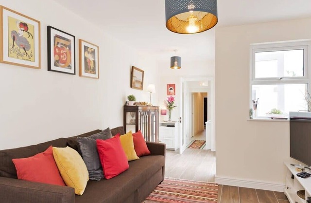 2 Bedroom Apartment By The River
