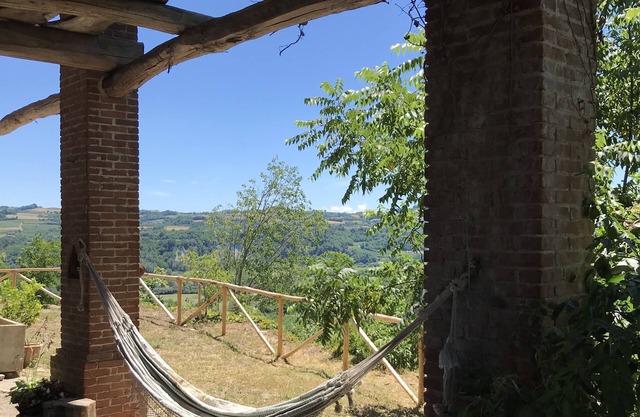 Charming rustic apartment with breathtaking views of the Langhe region