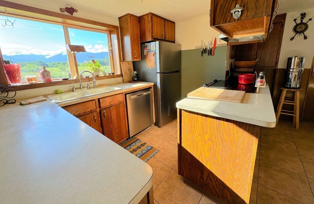 Charming Rustic Cottage w/Teton Views