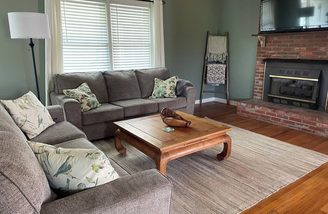 Charming Rustic Farmhouse on 7 acres less than 3 miles from MSU Campus