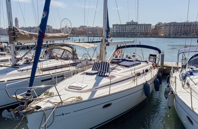 Comfortables Segelboot im Stadtzentrum
