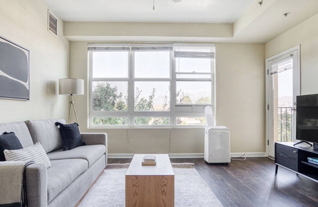 Charming San Bruno 2BR w/ Pool, W/D, Gym, walk to YouTube, by Blueground