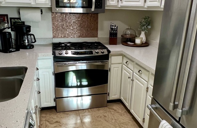 Charming Sausalito home with water views, steps from ferry and downtown!