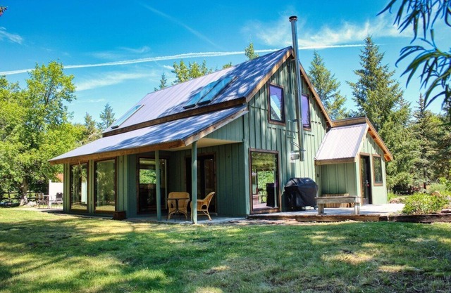 Charming Scandinavian Modern Riverfront Fishhouse