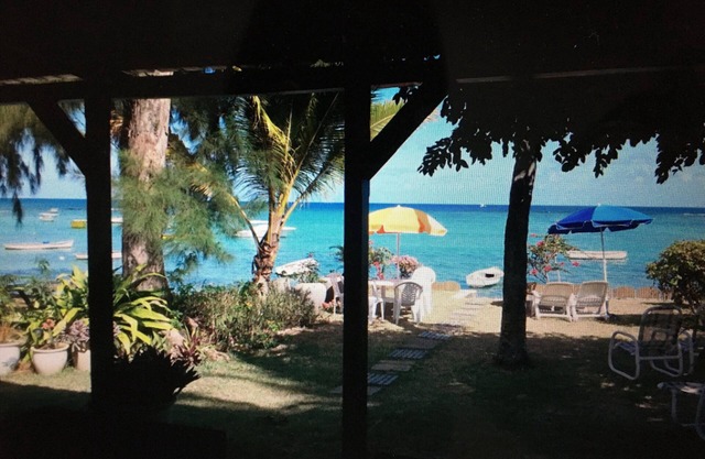Unabhängige Villa direkt am Meer in Trou Aux Biches.