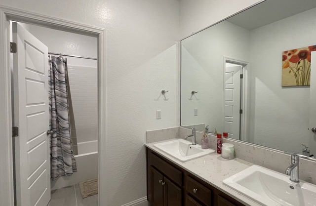 Charming Sequoia Vista - Beautiful brand new house , just 25 min to Sequoia NP