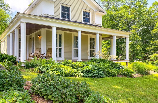 Charming Sharon Dwelling w/ Deck & Fire Pit!