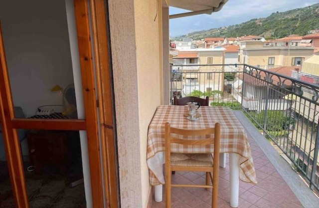 Charming Single Room with Balcony in the Heart of Diamante