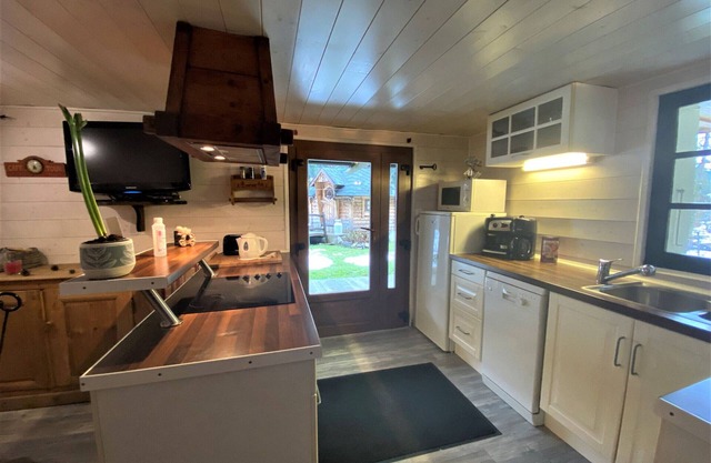 Appartement savoyard 2 Pièces, proche télécabine Prodains/Avoriaz, parking, navette gratuite.