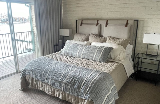 Charming Ski Season Rental 3-bedroom condo in serene South Lake Tahoe Keys