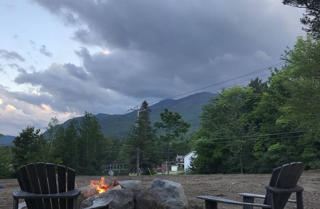Charmantes kleines Haus mit herrlichem Blick auf Whiteface Mountain. Neubau