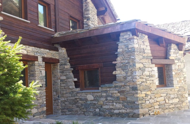 Encantadora pequeña villa independiente en Valnontey, verdadero y único el corazón del Gran Paradiso
