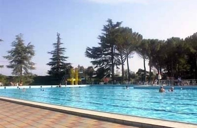 Zentral Sansepolcro geräumige Gartenwohnung vor der alten Mauern