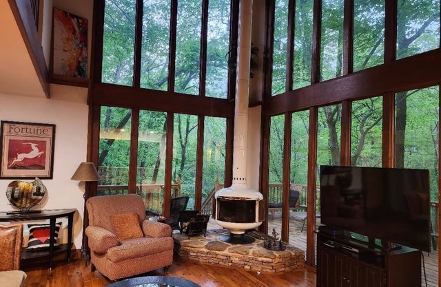 Atemberaubendes Chalet mit 4 Schlafzimmern in Marietta, Corporate Rental, 3 Parkplätze