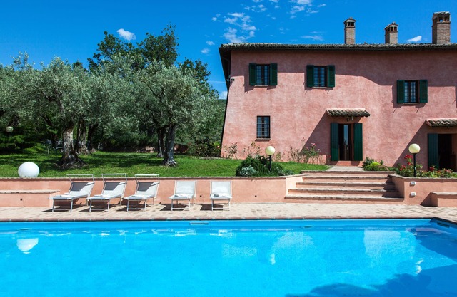 Exklusive Villa in einem mittelalterlichen Kloster, Pool und Park, 15 km von Assisi