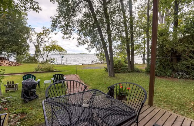 Charming St. Albans Cottage am Lake Champlain!