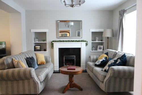 Charming St Davids Cottage with Cathedral Views