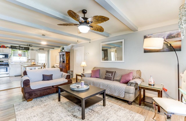 Charming St James Home Near Maramec Spring Park!