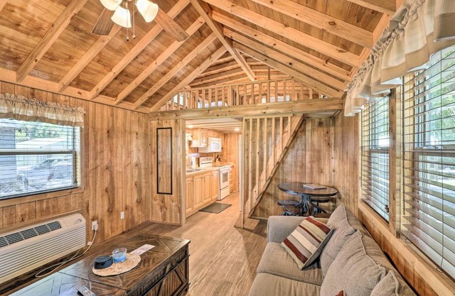 Charming Steinhatchee River Cottage Unit 10!