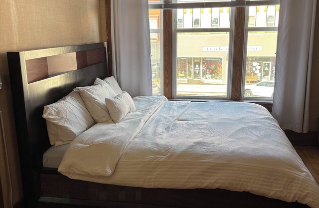 Charming studio apartment in Downtown Hastings.